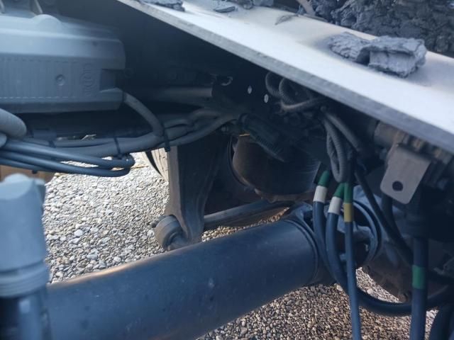 NISSAN DIESEL QUON 2018 Image 31