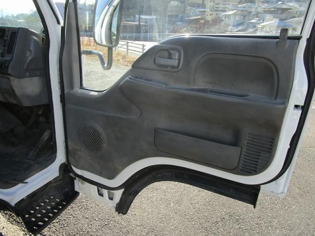 ISUZU ELF 2015 Image 31