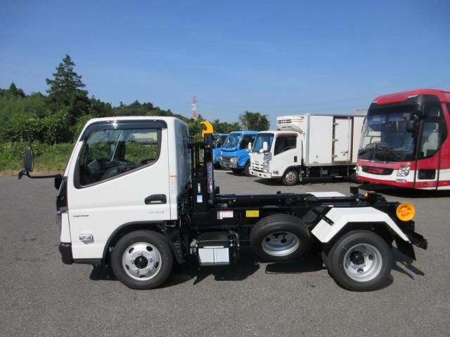 MITSUBISHI CANTER 2024 Image 31