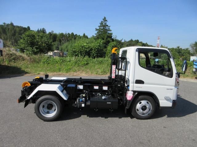 MITSUBISHI CANTER 2024 Image 31