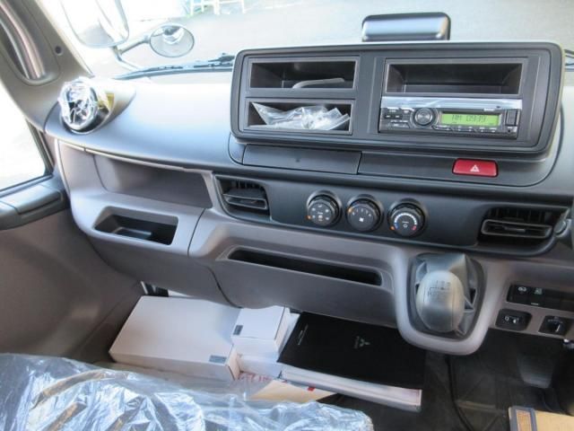 MITSUBISHI CANTER 2024 Image 31