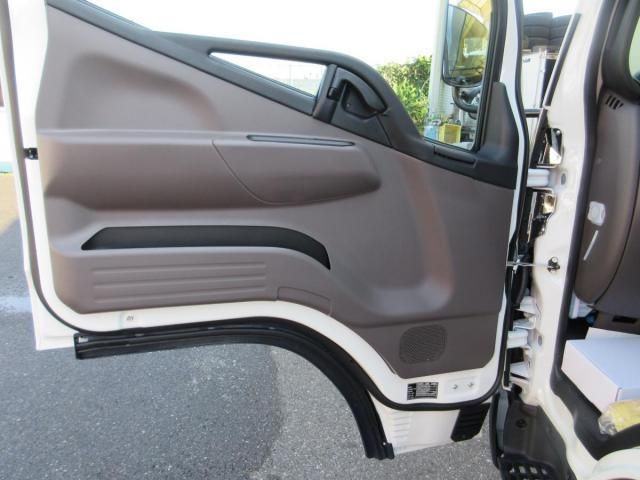 MITSUBISHI CANTER 2024 Image 31