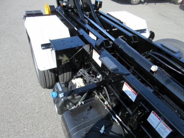 MITSUBISHI CANTER 2024 Image 31