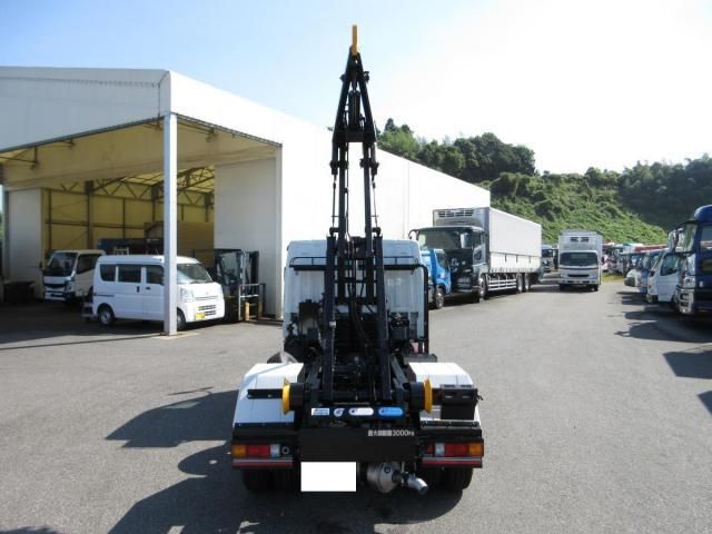 MITSUBISHI CANTER 2024 Image 31