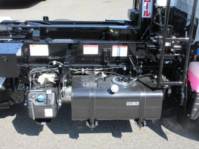 MITSUBISHI CANTER 2024 Image 31