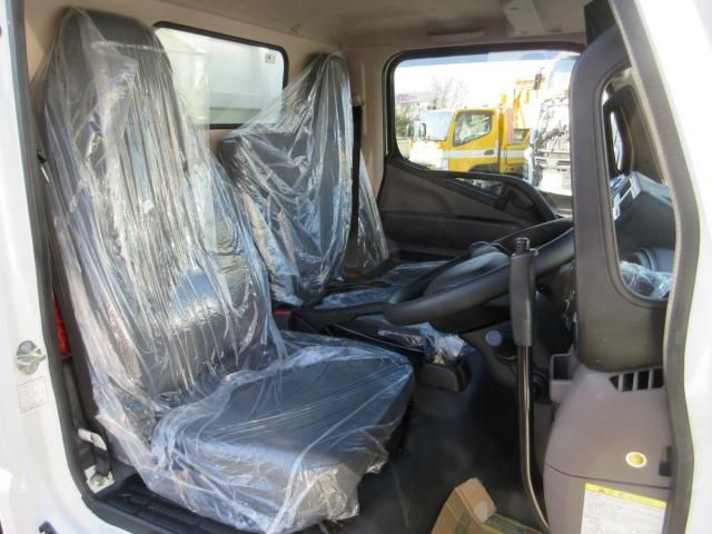 MITSUBISHI CANTER 2024 Image 31