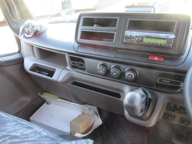 MITSUBISHI CANTER 2024 Image 31