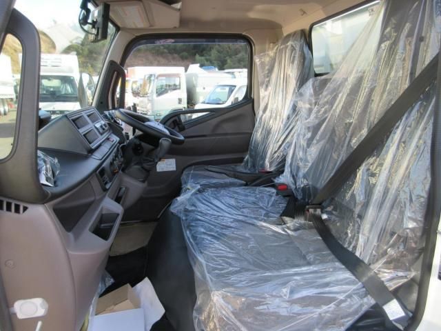 MITSUBISHI CANTER 2024 Image 31