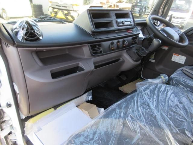 MITSUBISHI CANTER 2024 Image 31