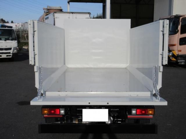 MITSUBISHI CANTER 2024 Image 31