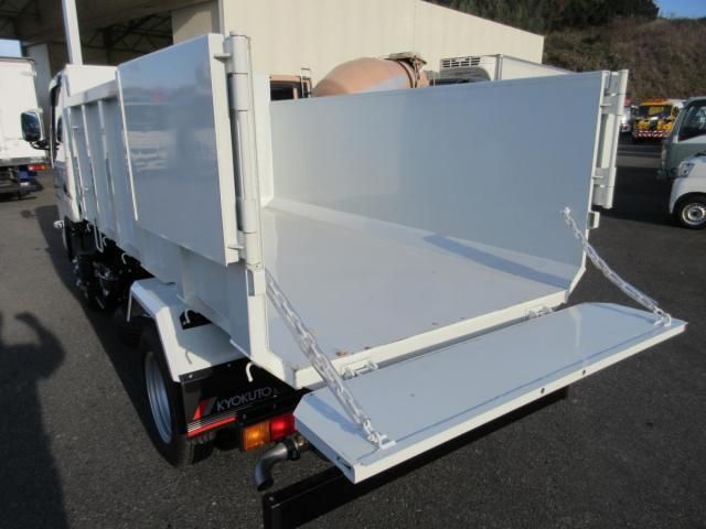 MITSUBISHI CANTER 2024 Image 31