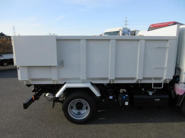 MITSUBISHI CANTER 2024 Image 31