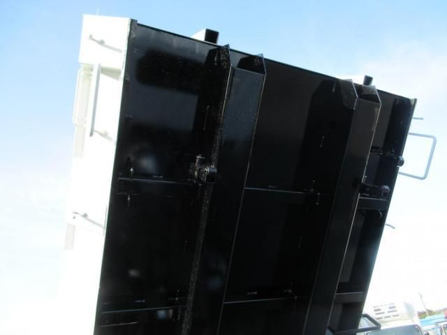 MITSUBISHI CANTER 2024 Image 31