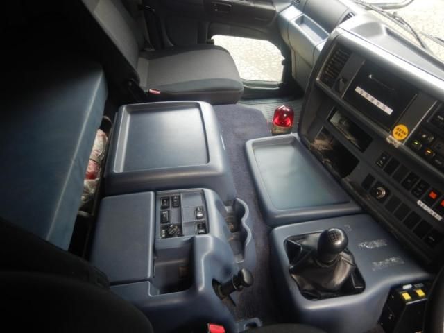 HINO PROFIA 2010 Image 31