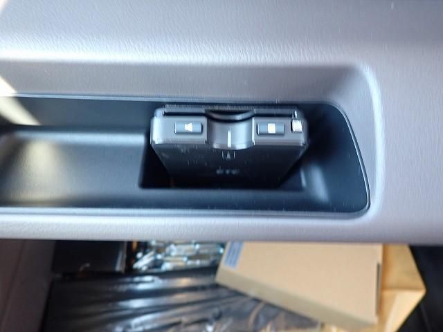 MITSUBISHI CANTER 2024 Image 31