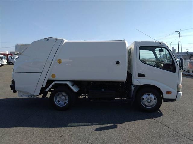 HINO DUTRO 2014 Image 31