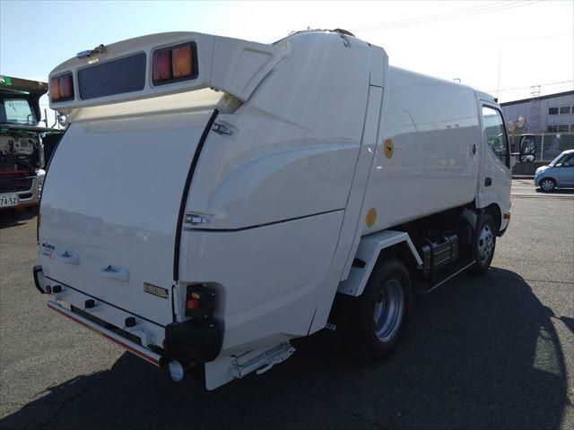 HINO DUTRO 2014 Image 31