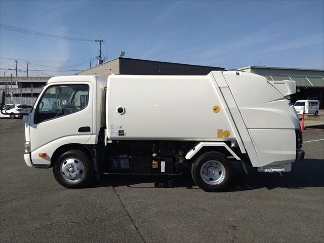 HINO DUTRO 2014 Image 31