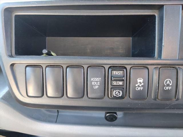 HINO DUTRO 2014 Image 31