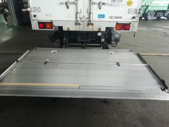 ISUZU GIGA 2012 Image 31