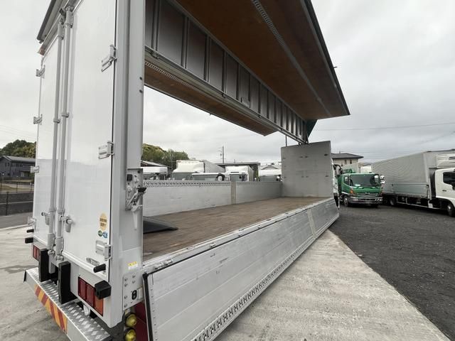 MITSUBISHI FUSOU SUPER GREAT 2018 Image 31