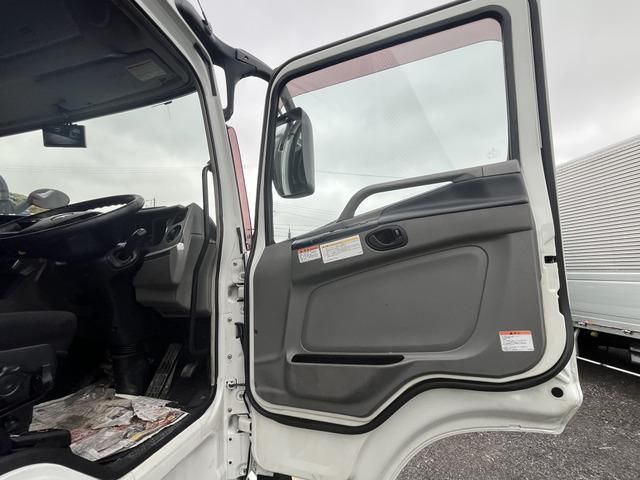 MITSUBISHI FUSOU SUPER GREAT 2018 Image 31