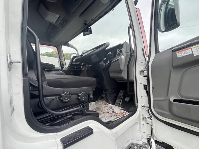 MITSUBISHI FUSOU SUPER GREAT 2018 Image 31