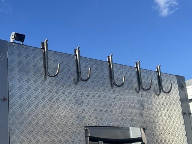 NISSAN DIESEL BIGTHUMB 2004 Image 31