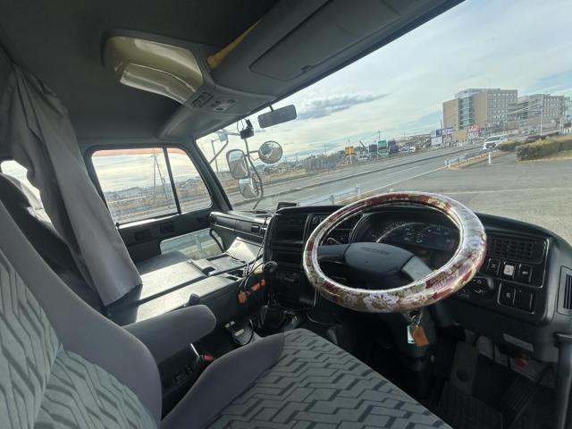 NISSAN DIESEL BIGTHUMB 2004 Image 31