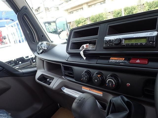 MITSUBISHI CANTER 2025 Image 31