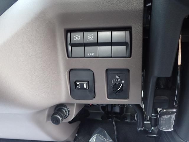 MITSUBISHI CANTER 2025 Image 31