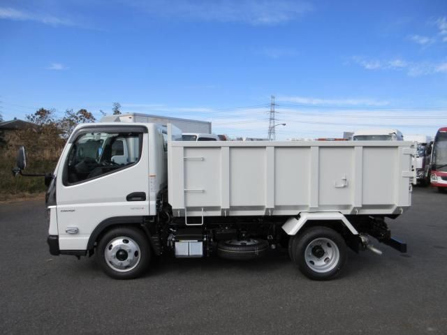 MITSUBISHI CANTER 2024 Image 31