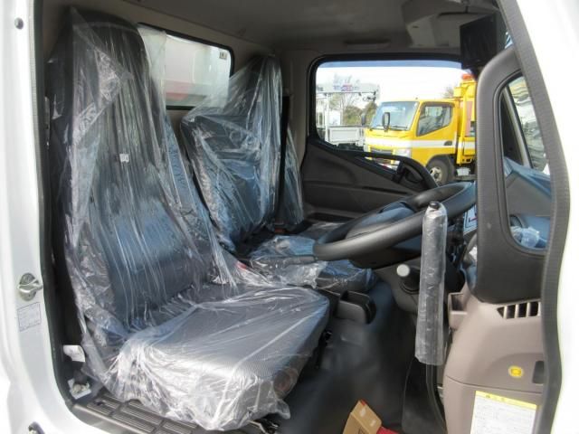 MITSUBISHI CANTER 2024 Image 31