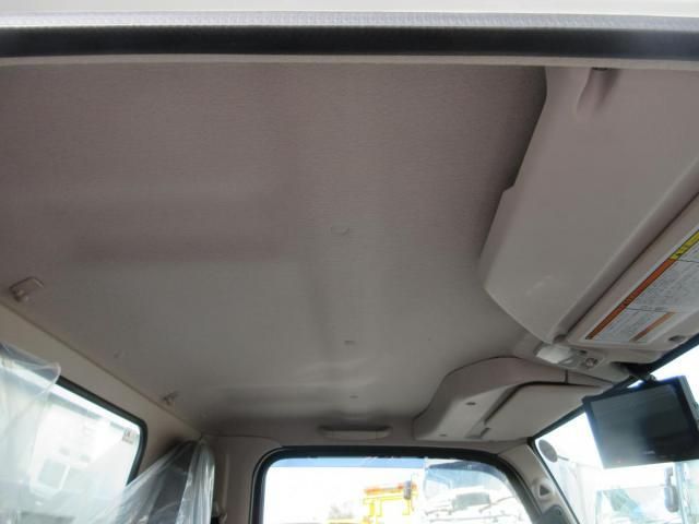 MITSUBISHI CANTER 2024 Image 31