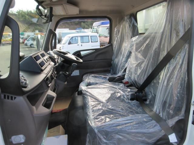 MITSUBISHI CANTER 2024 Image 31