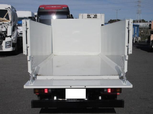 MITSUBISHI CANTER 2024 Image 31