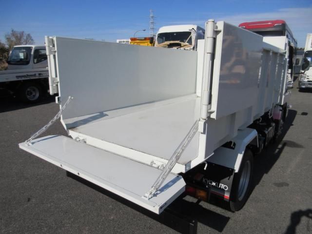 MITSUBISHI CANTER 2024 Image 31