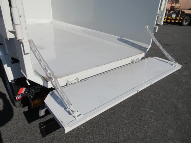 MITSUBISHI CANTER 2024 Image 31