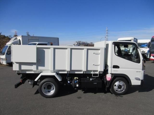 MITSUBISHI CANTER 2024 Image 31