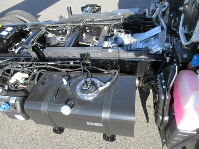 MITSUBISHI CANTER 2024 Image 31