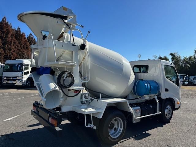 HINO DUTRO 2024 Image 31