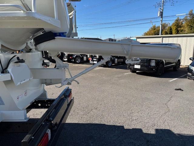 HINO DUTRO 2024 Image 31