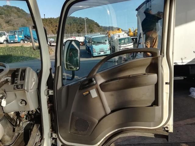 ISUZU ELF 2014 Image 31