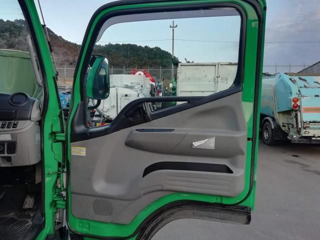 MITSUBISHI CANTER 2017 Image 31