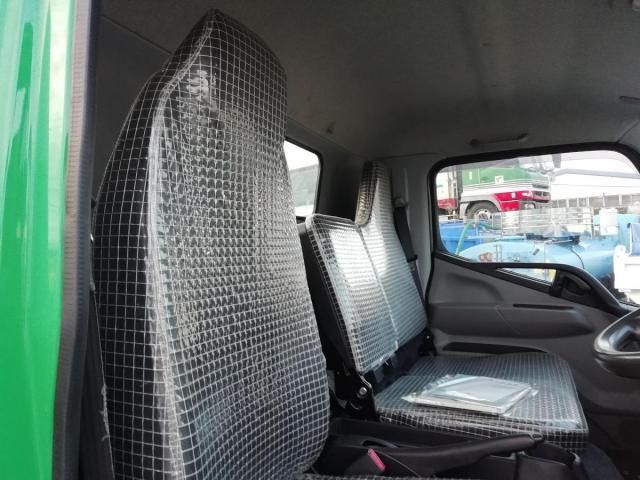 MITSUBISHI CANTER 2017 Image 31