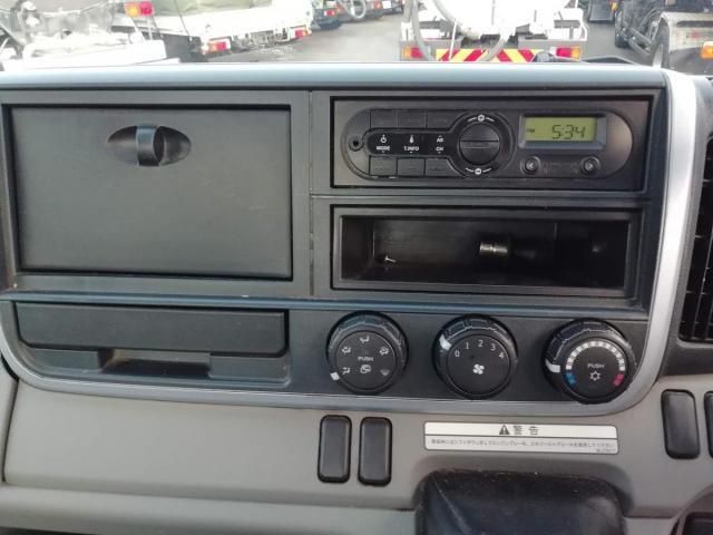 MITSUBISHI CANTER 2017 Image 31