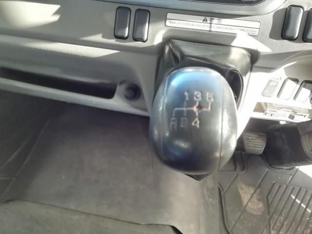 MITSUBISHI CANTER 2017 Image 31