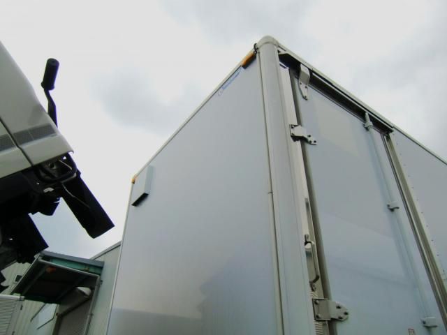 ISUZU ELF 2018 Image 31