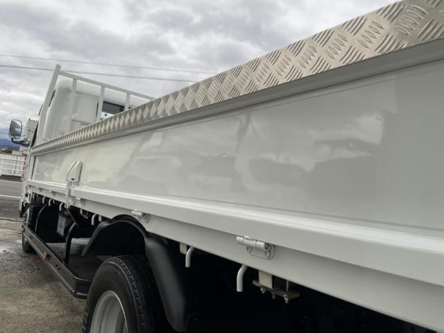 MITSUBISHI CANTER 2017 Image 31