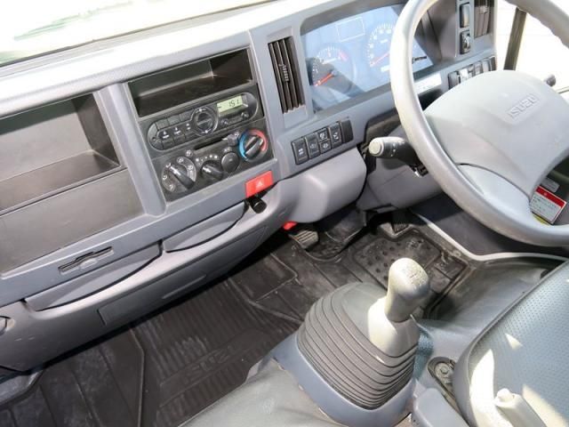 ISUZU ELF 2018 Image 31